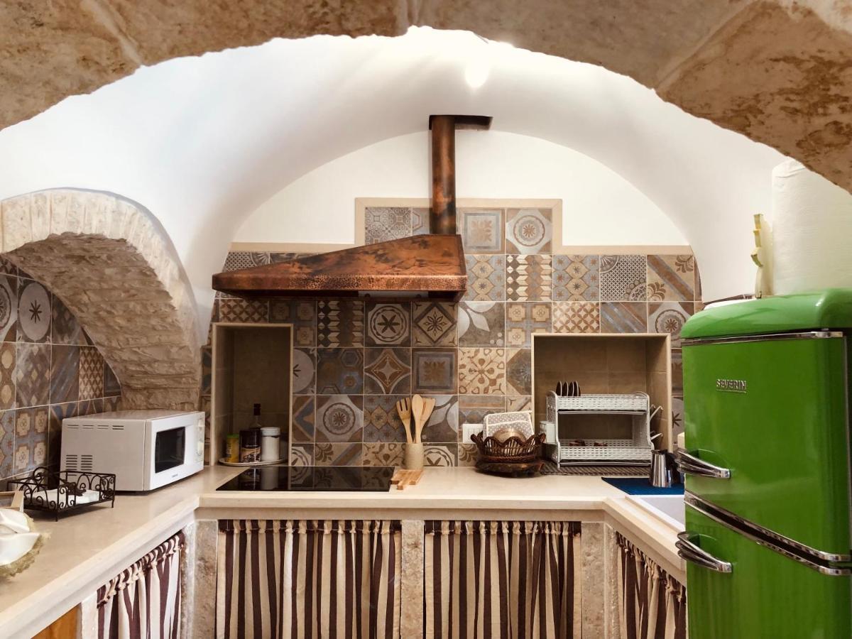 Trulli Di Zia Tata Guest House Locorotondo Exterior photo